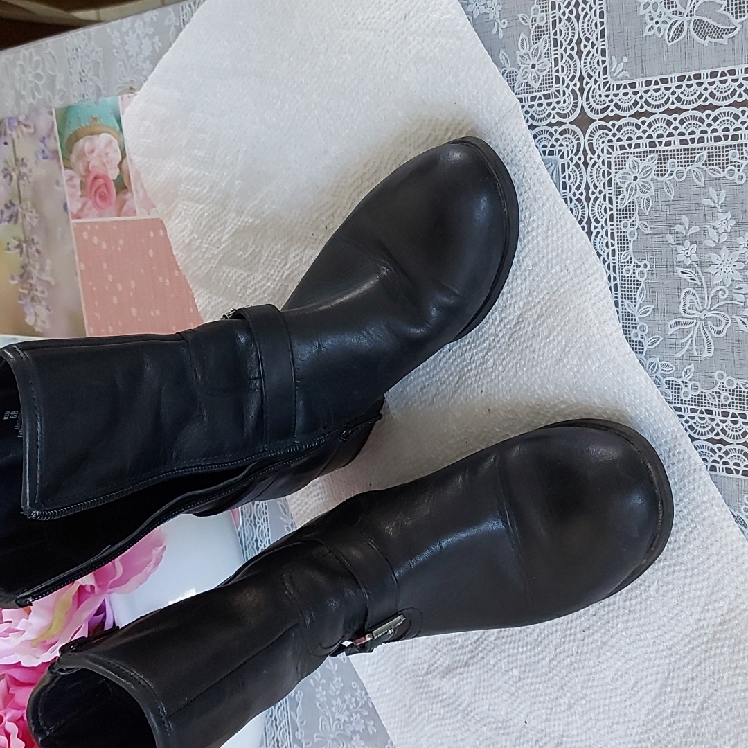 Woman's Boot